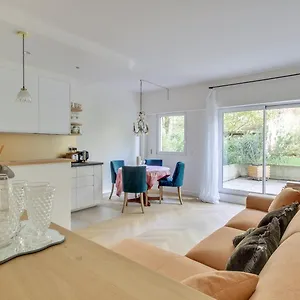 https://le-souci-du-detail.fr-paris.fr